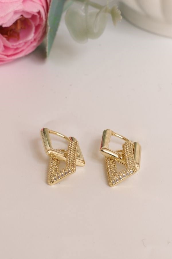Gold Renk Taşlı Kare Model Trend Seri Küpe