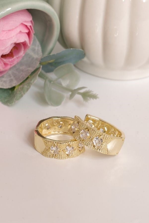 Gold Renk Taşlı Küçük Halka Model Trend Seri Küpe