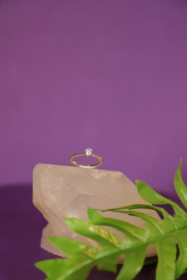 Bague solitaire couleur or, design personnalisé