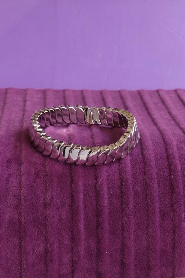 Silberfarbenes Designer-Armband