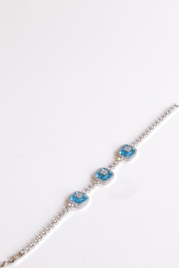 Individuell gestaltetes quadratisches Armband aus blauem Stein