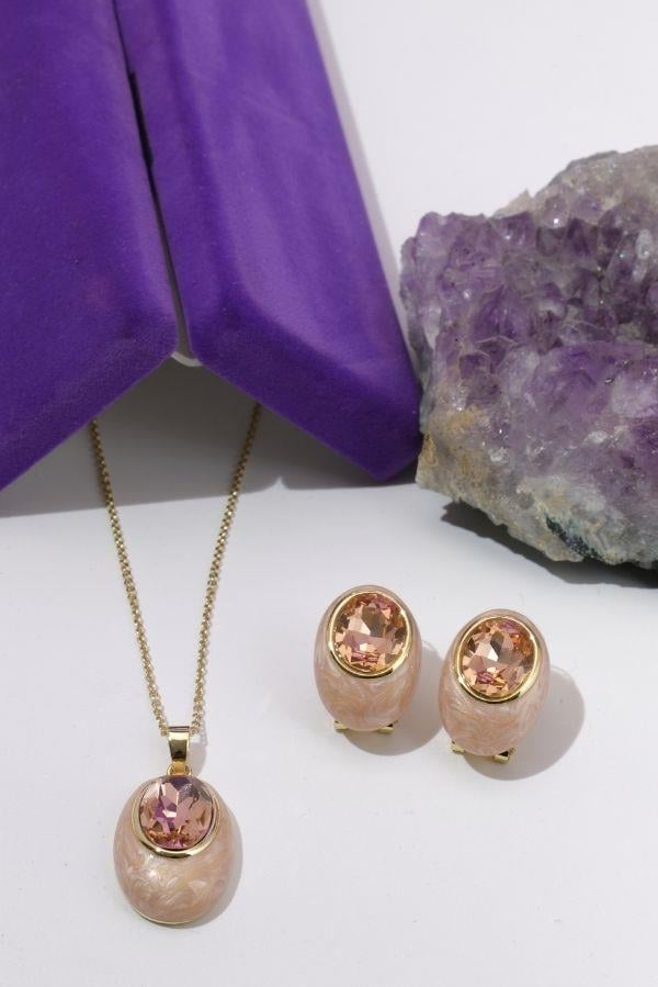 Ensemble de bijoux en poudre de cristal