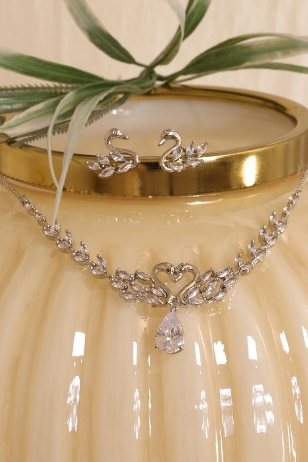  Swan Model Jewelry Set
