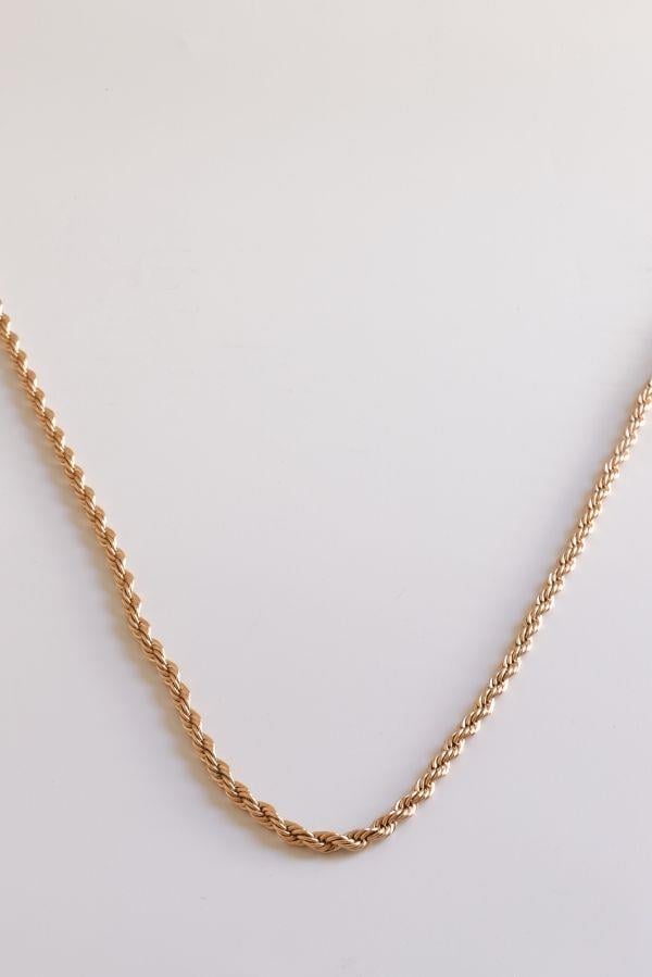 Collier en acier couleur rose