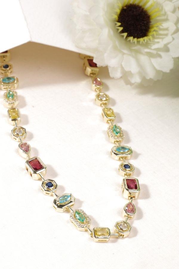 Collier complet en pierres colorées