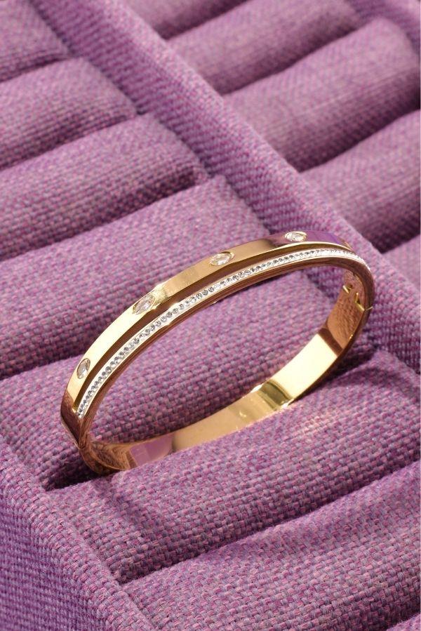 Bracelet manchette orné de pierres