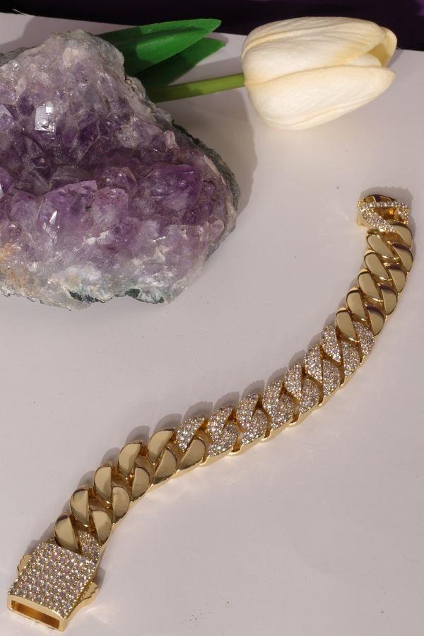 Gourmet-Armband mit Steinverzierungen