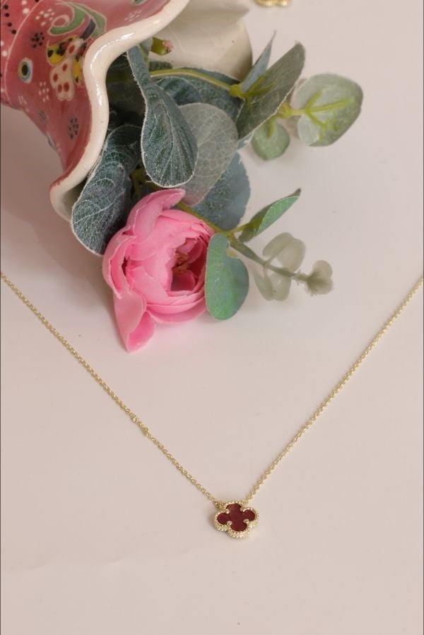 Trend Seri Bordo Renk Gold Detay Küçük Yonca Model Kolye 