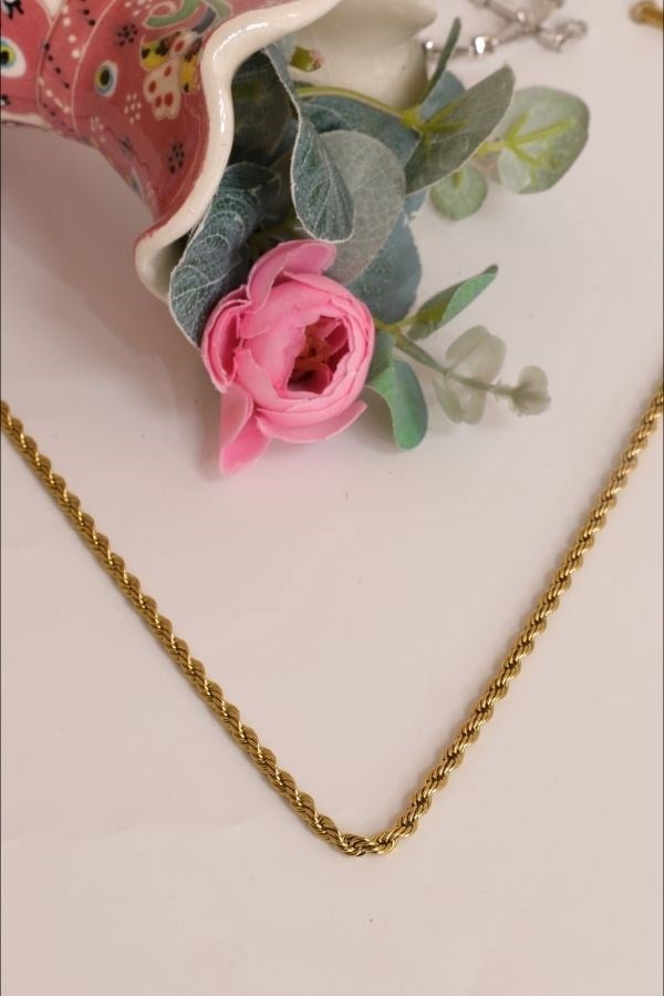 Trend Seri Gold Renk Burgu Model Kolye 