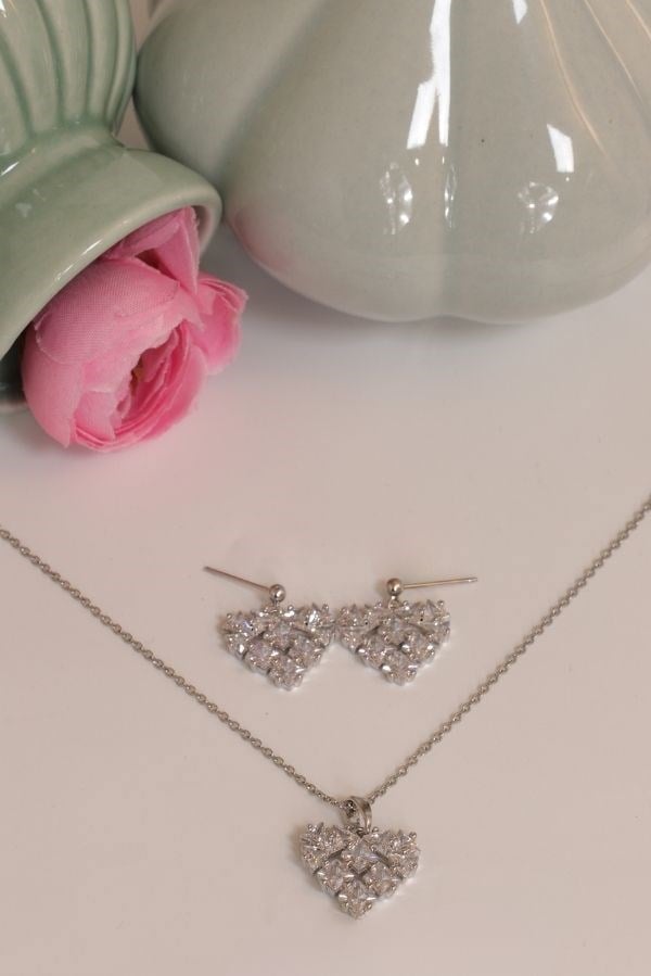 Trend Seri Gümüş Renk Kalp Model Taş Detay Takı Seti 