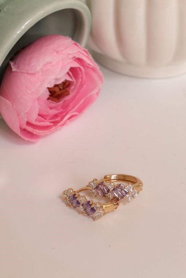 Trend-Serie Ohrringe mit lila Stein