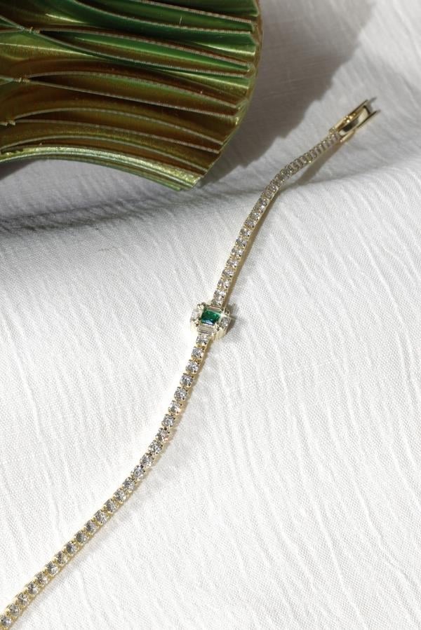 Trend Series Armband mit grünem Steindetail und Gold Waterway-Armband