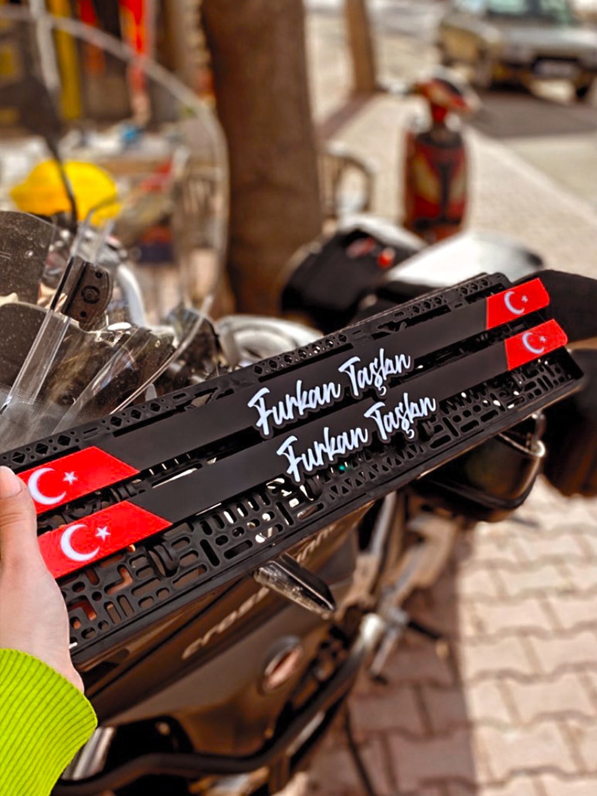 Türk Bayraklı Takmatik Çıkıntılı Plakalık ÇiftiPlakalık