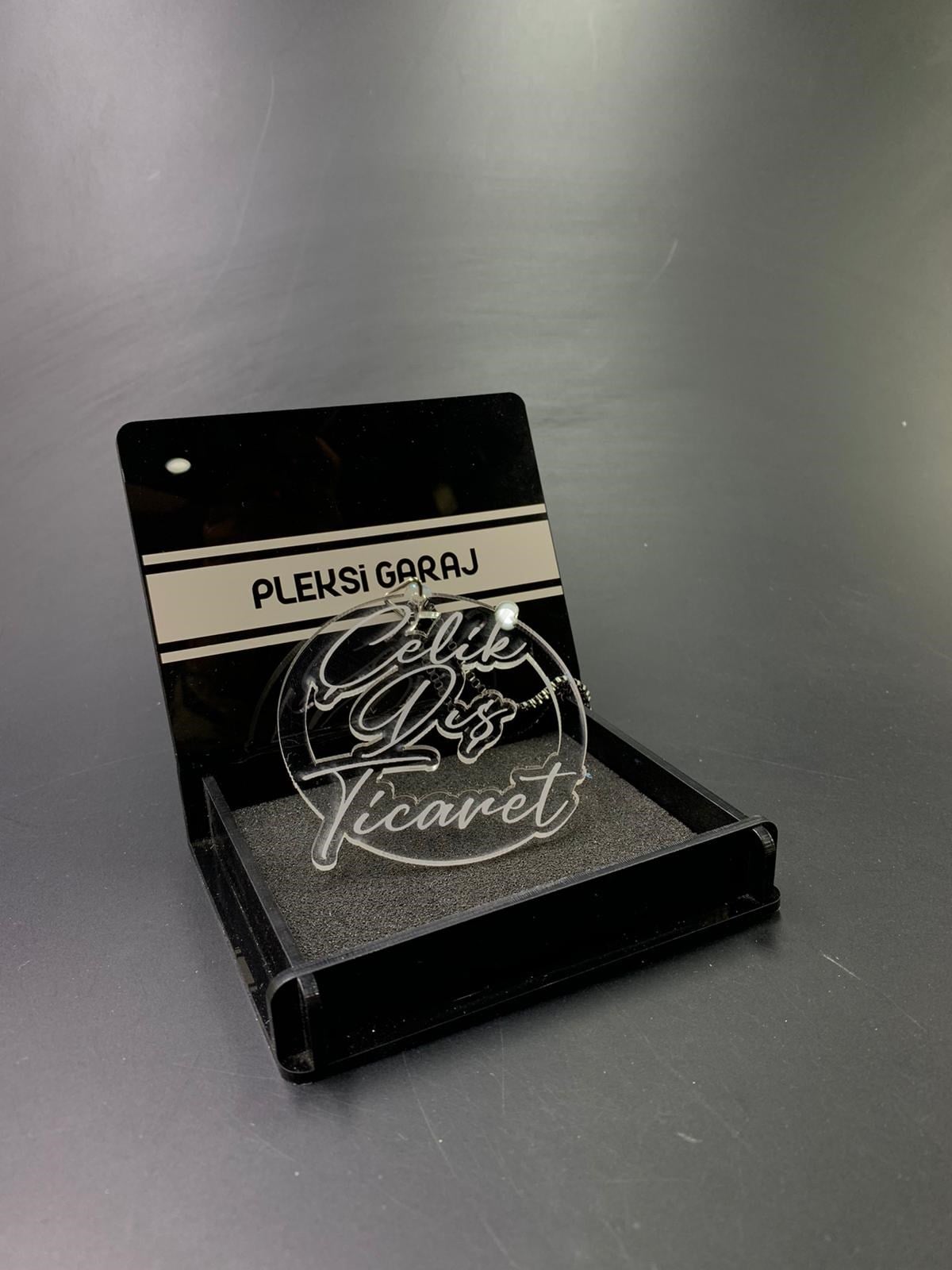 Şeffaf İsimli Ayna Süsü