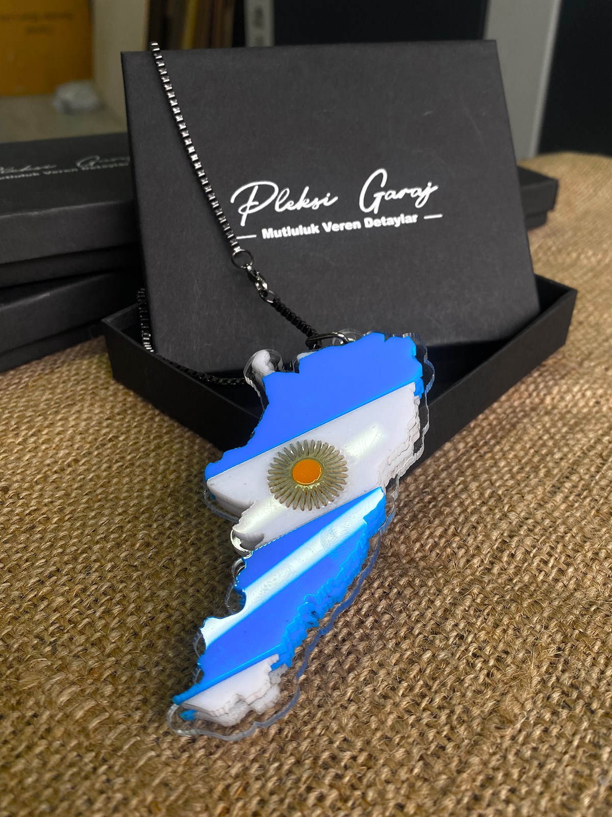 Şeffaf Üzeri 3D Çift Yön Bayraklı Ayna SüsüAyna Süsü