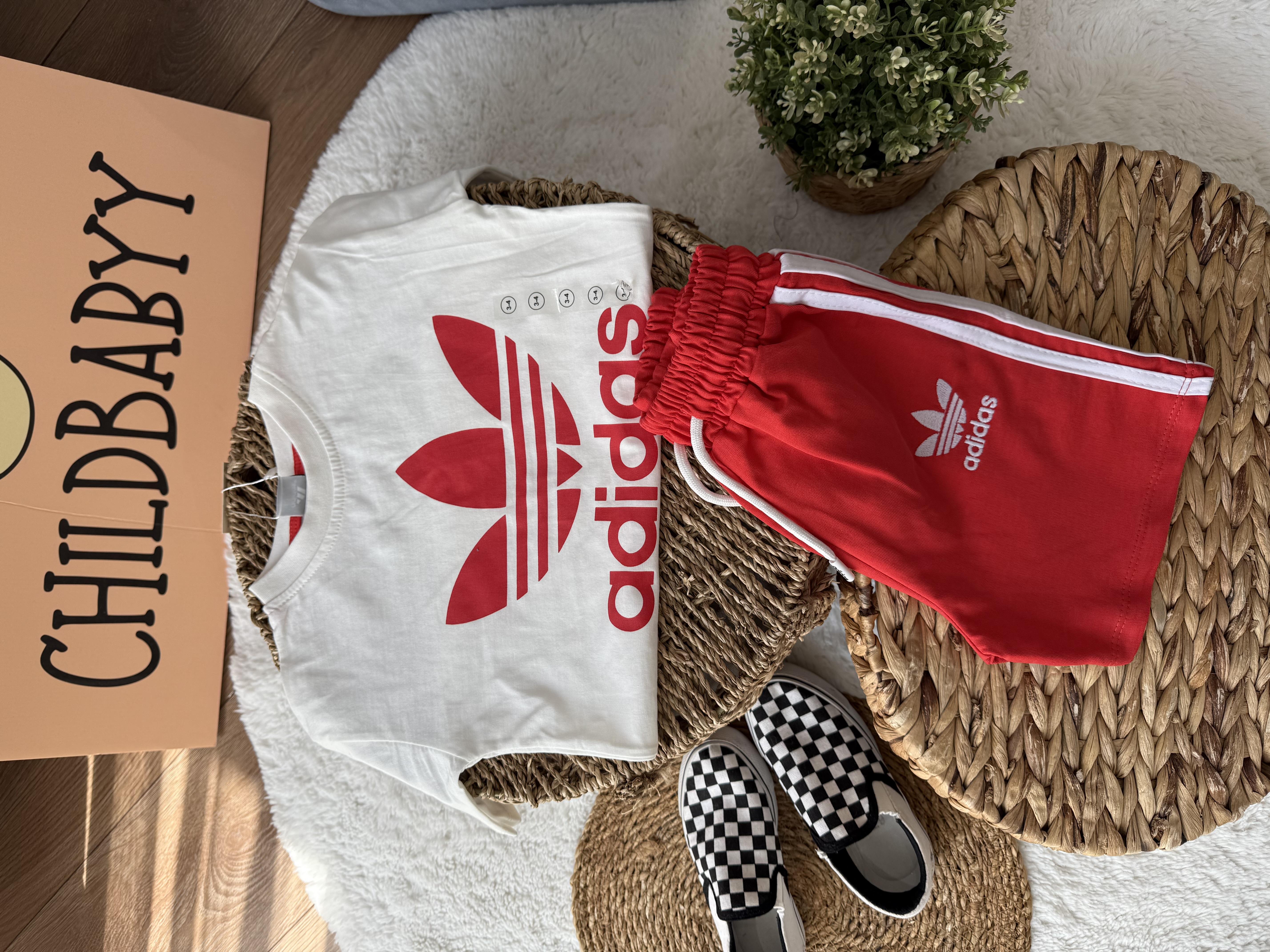 Adidas kırmızı şortlu takım