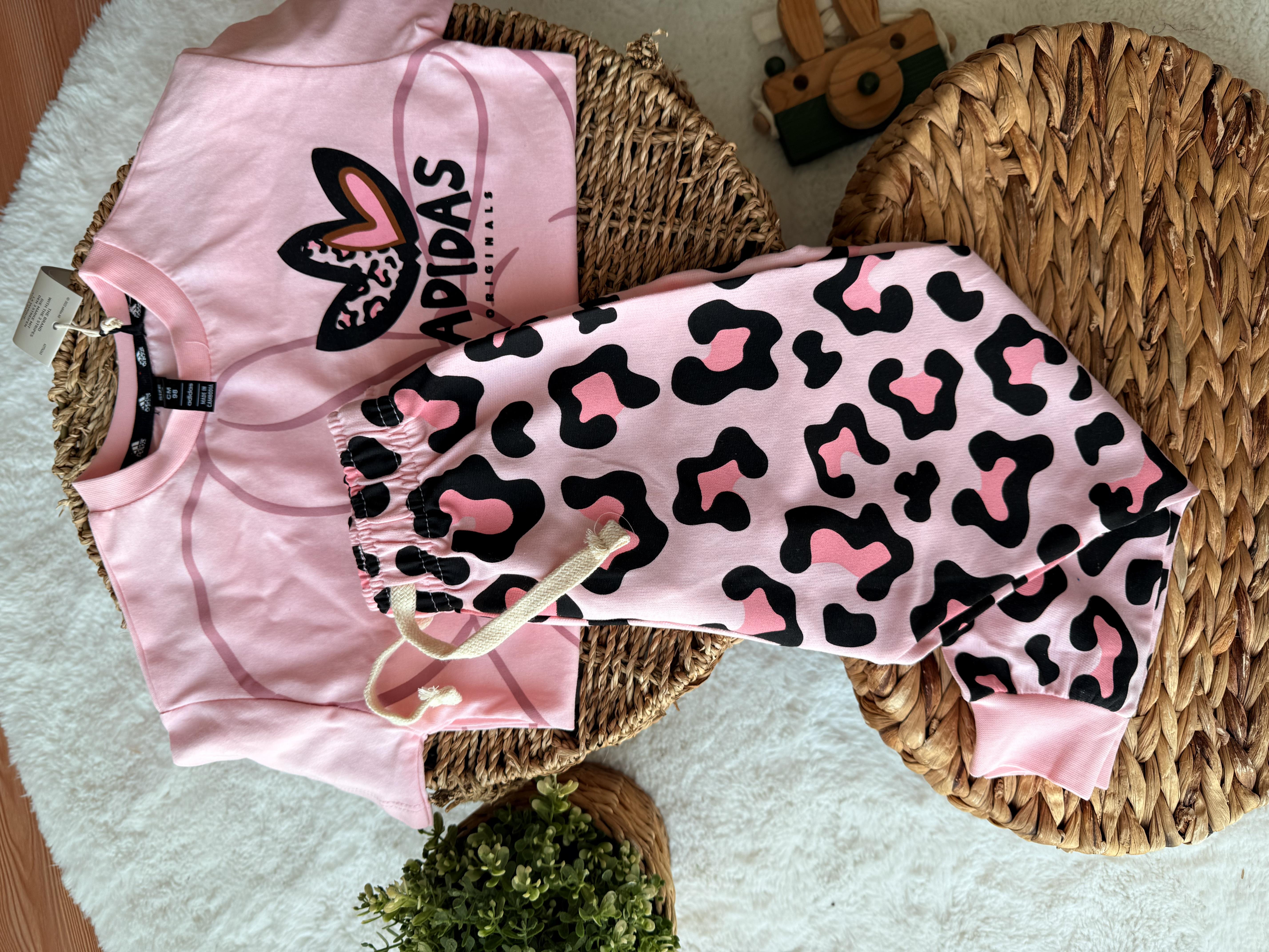 Adidas pembe leopar kız takım