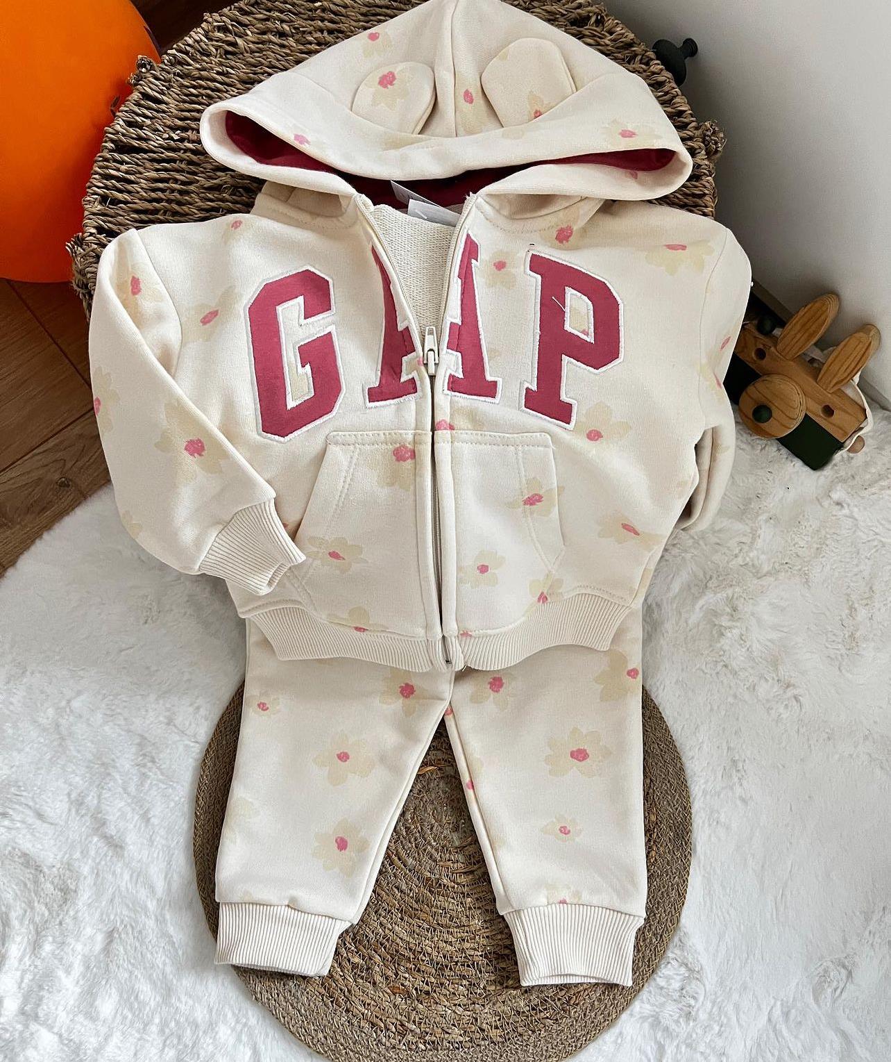 GAP hırkalı krem takım 