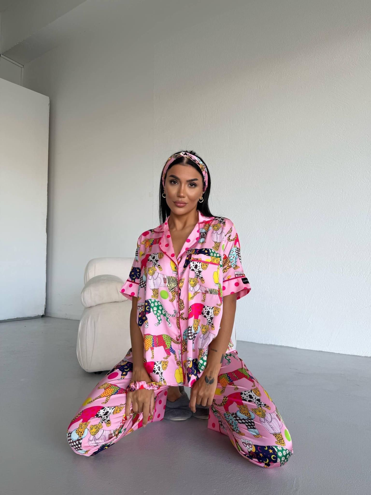 Kaplan desenli pijama takımı