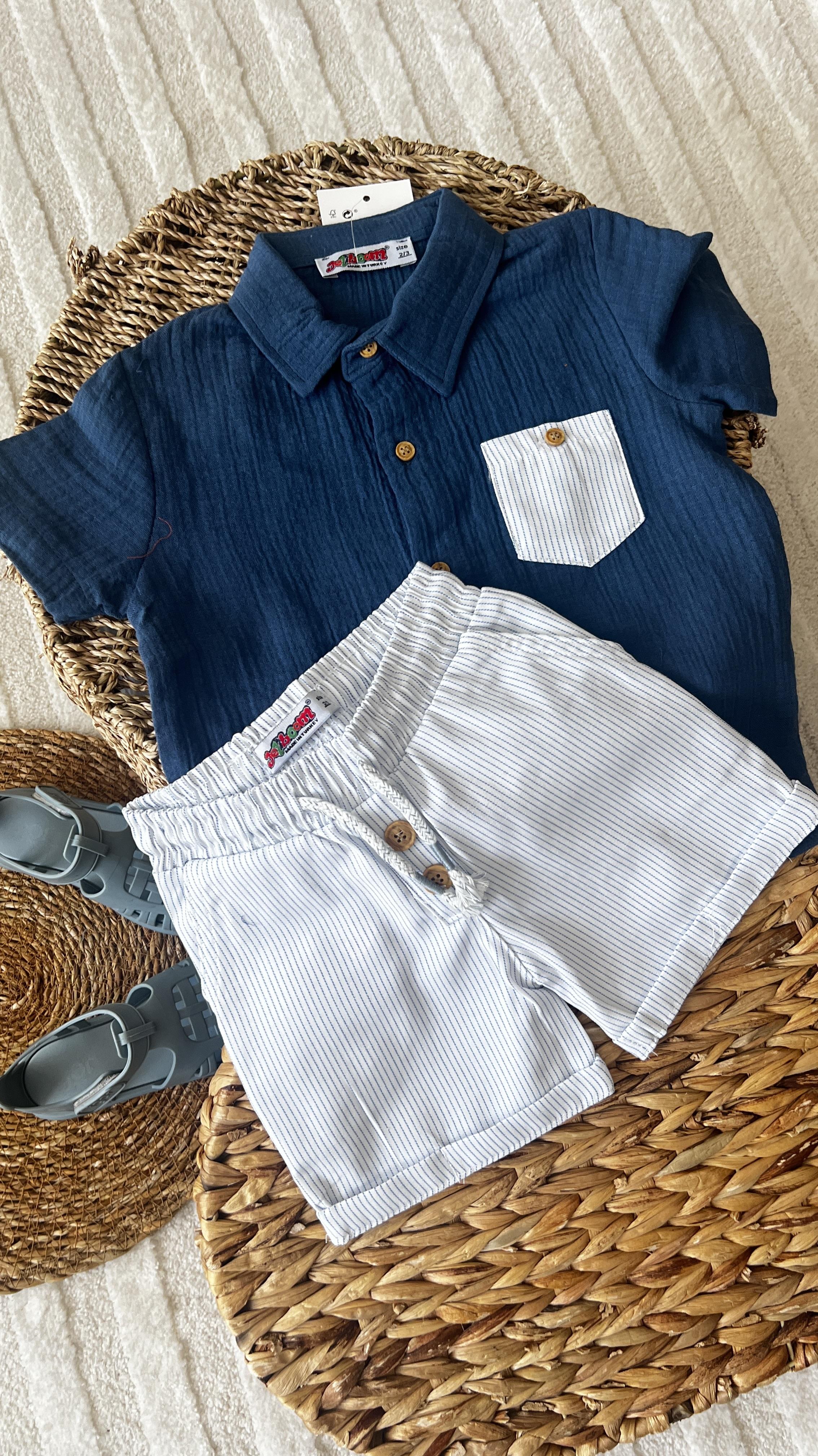 Mavi çizgili takım