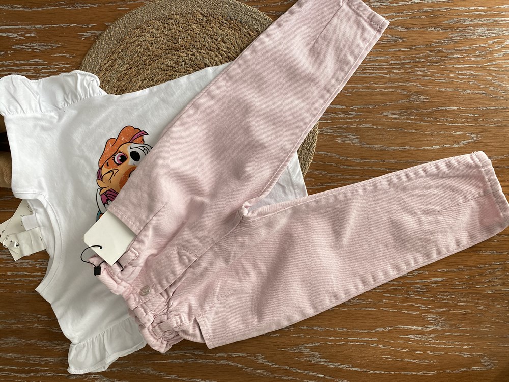 Pembe jean 