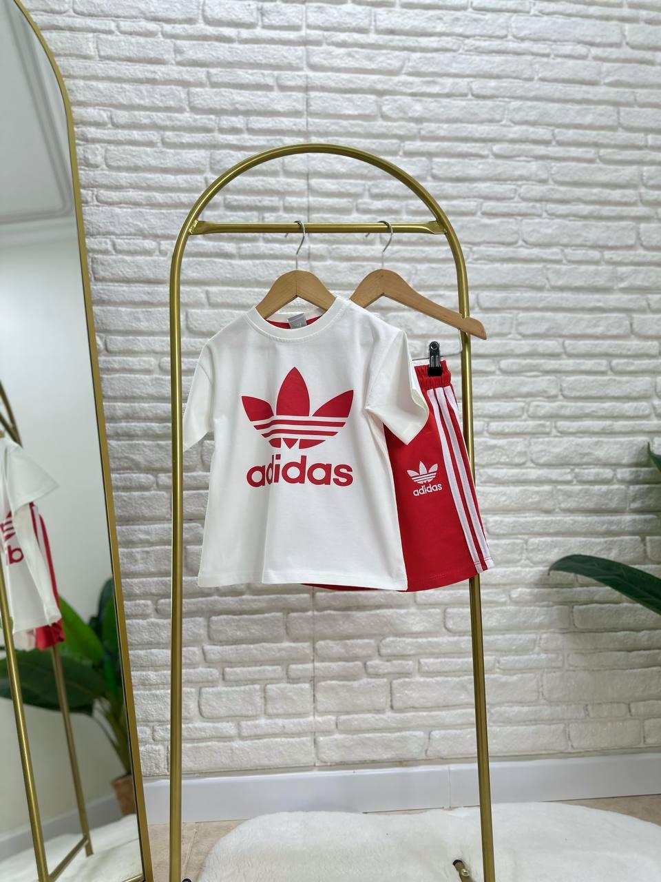 Adidas kırmızı şortlu takım