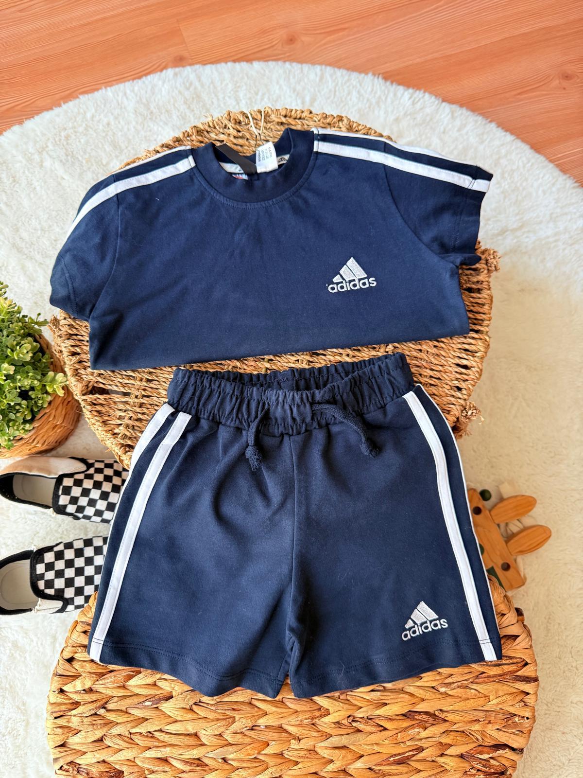 Adidas lacivert şort takım 