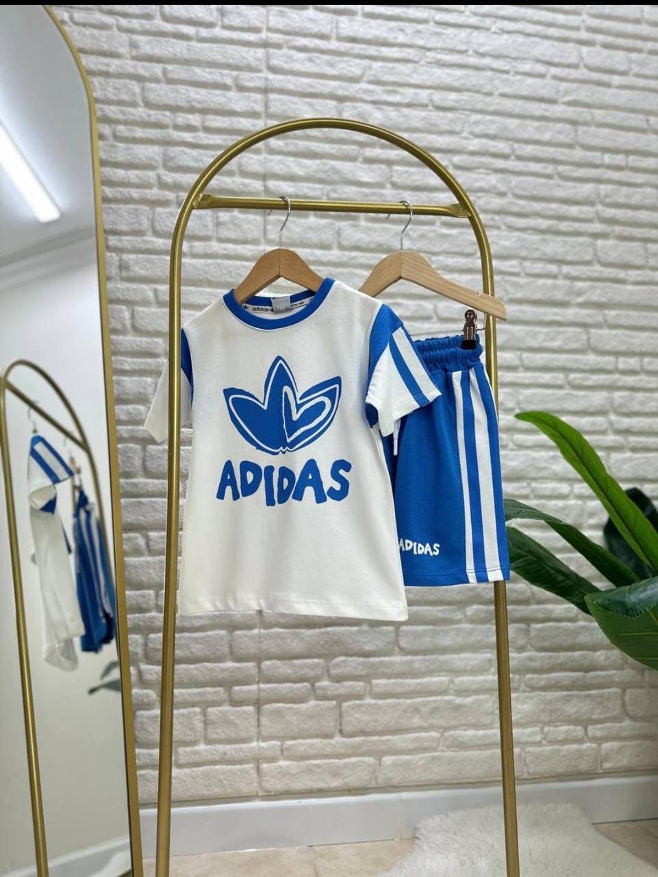 Adidas yeni mavi takım