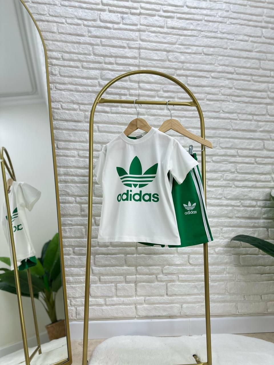 Adidas yeşil şortlu takım 