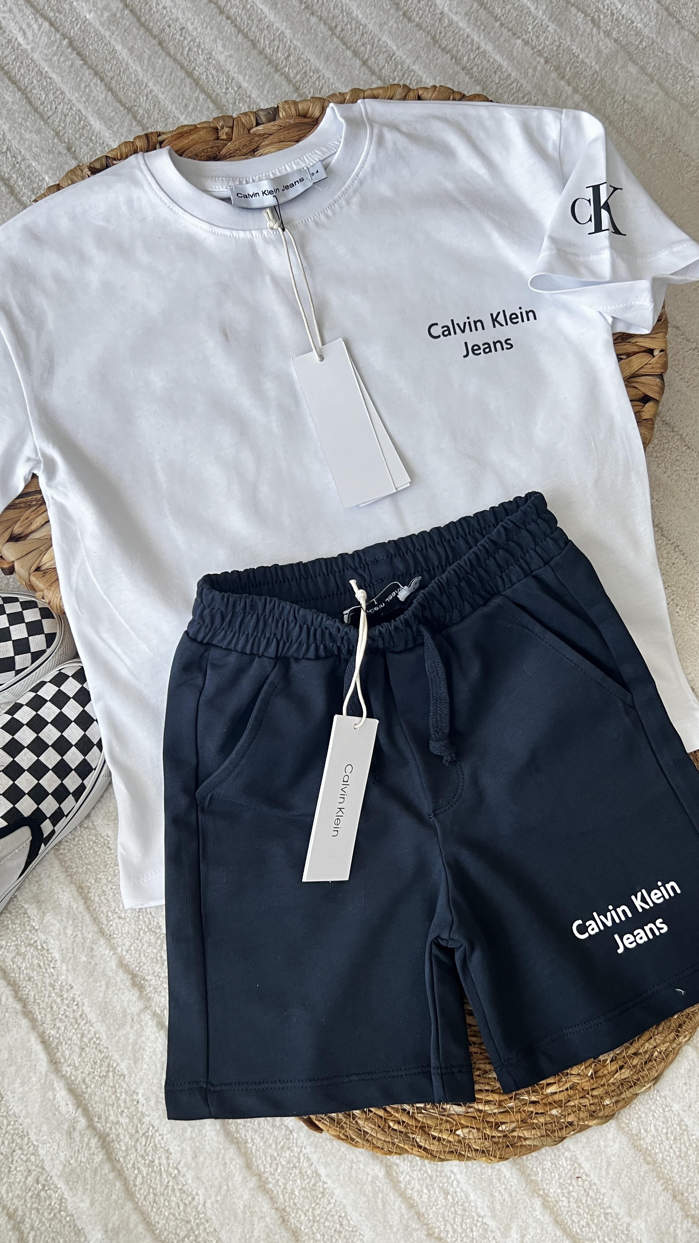 Calvin beyaz Tsort takım 