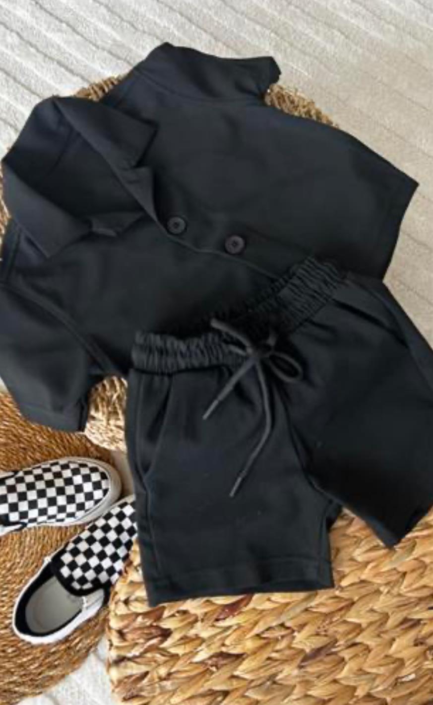 Dar kalıp siyah  bağcıklı düğmeli takım