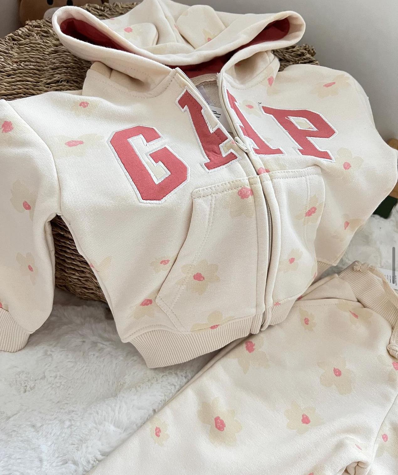 GAP hırkalı krem takım 