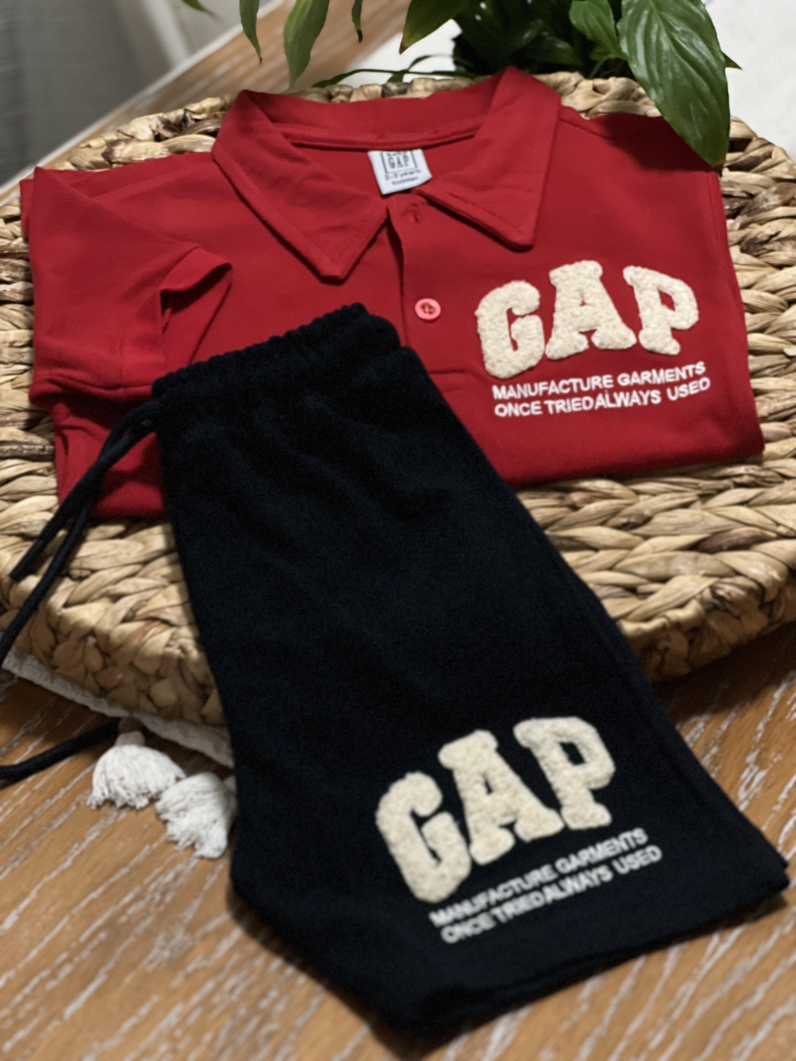 GAP kırmızı lacivert takım