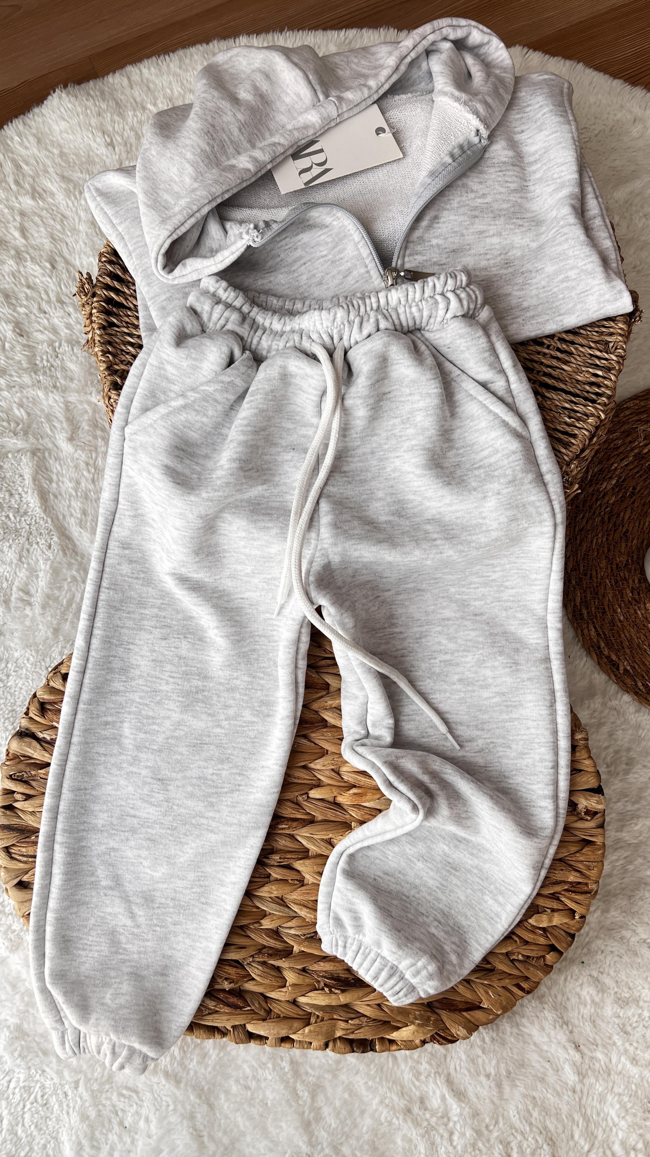 Hırkalı düz harika bir takım 