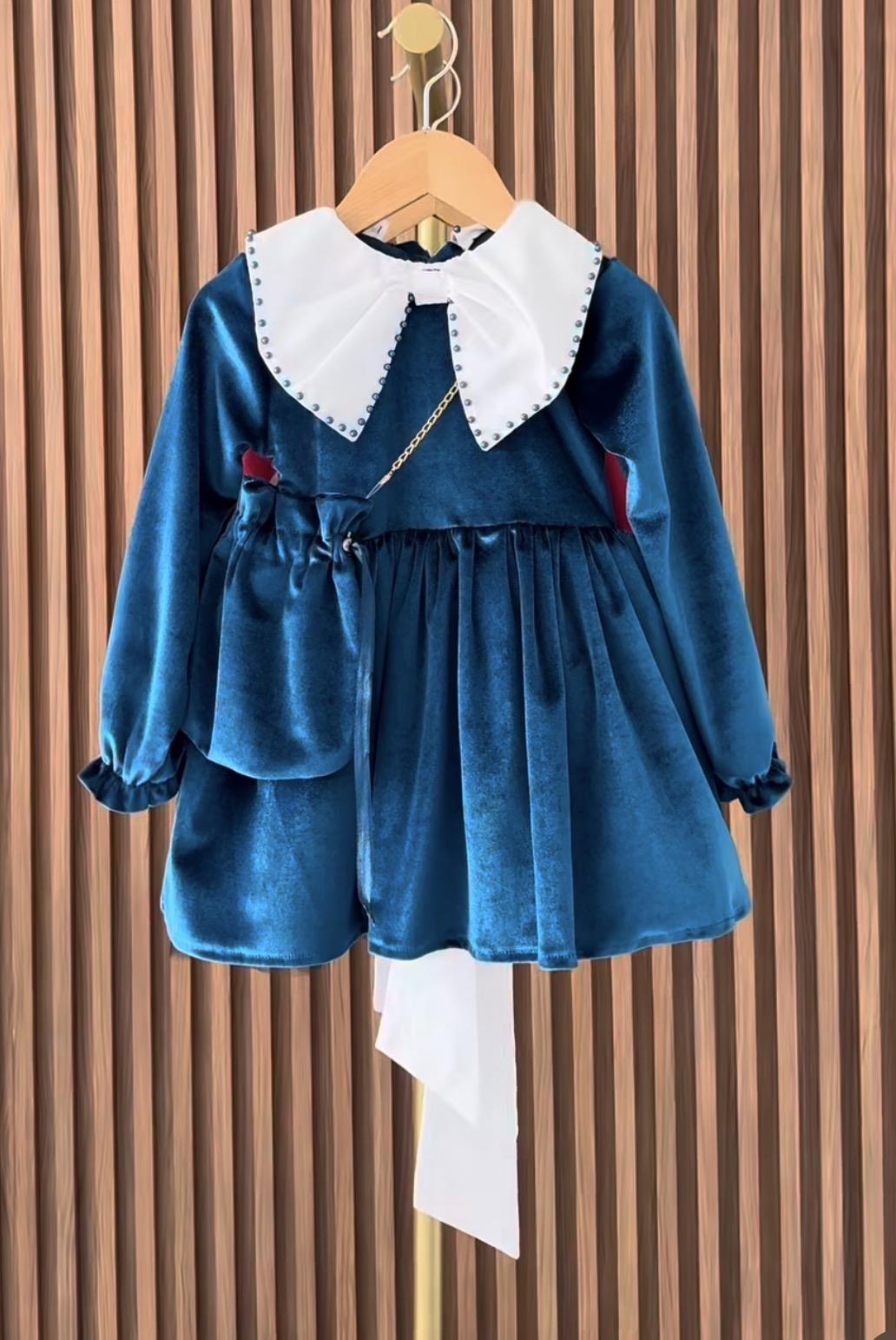 Kadife çantalı elbise 