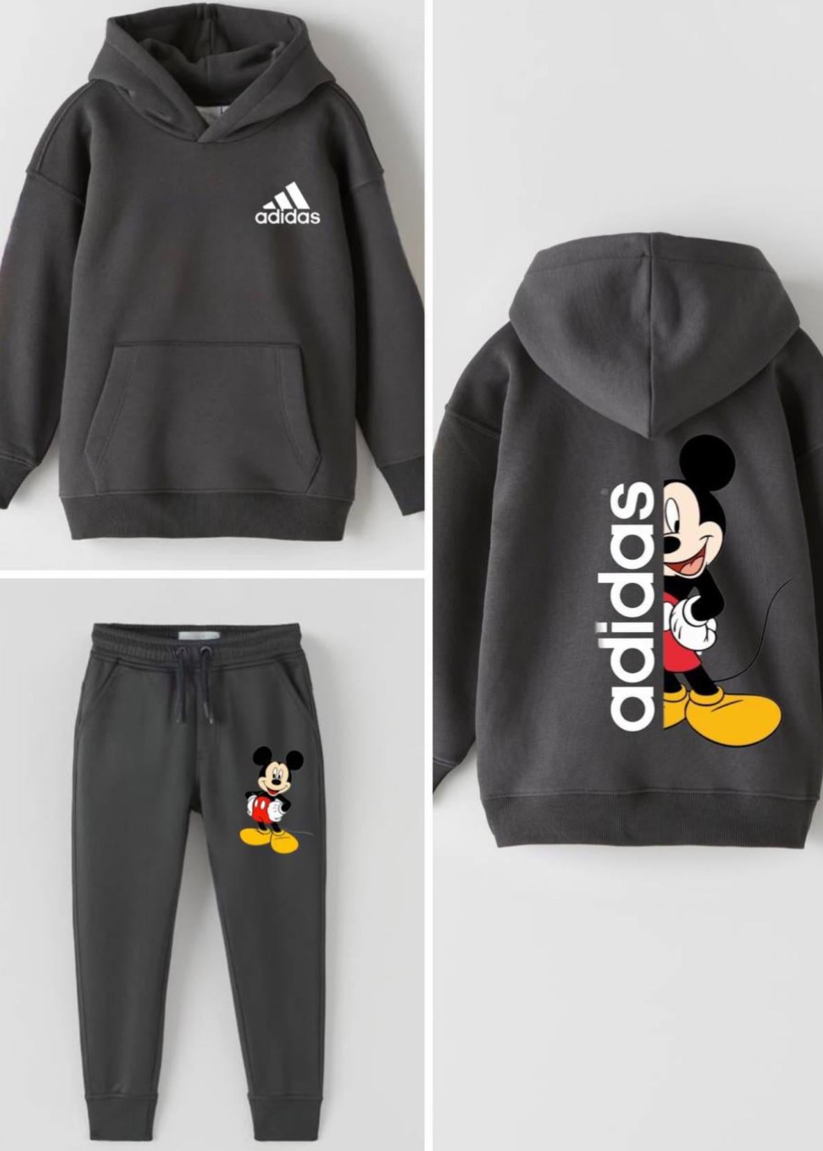 Kapsonlu erkek çocuk takım