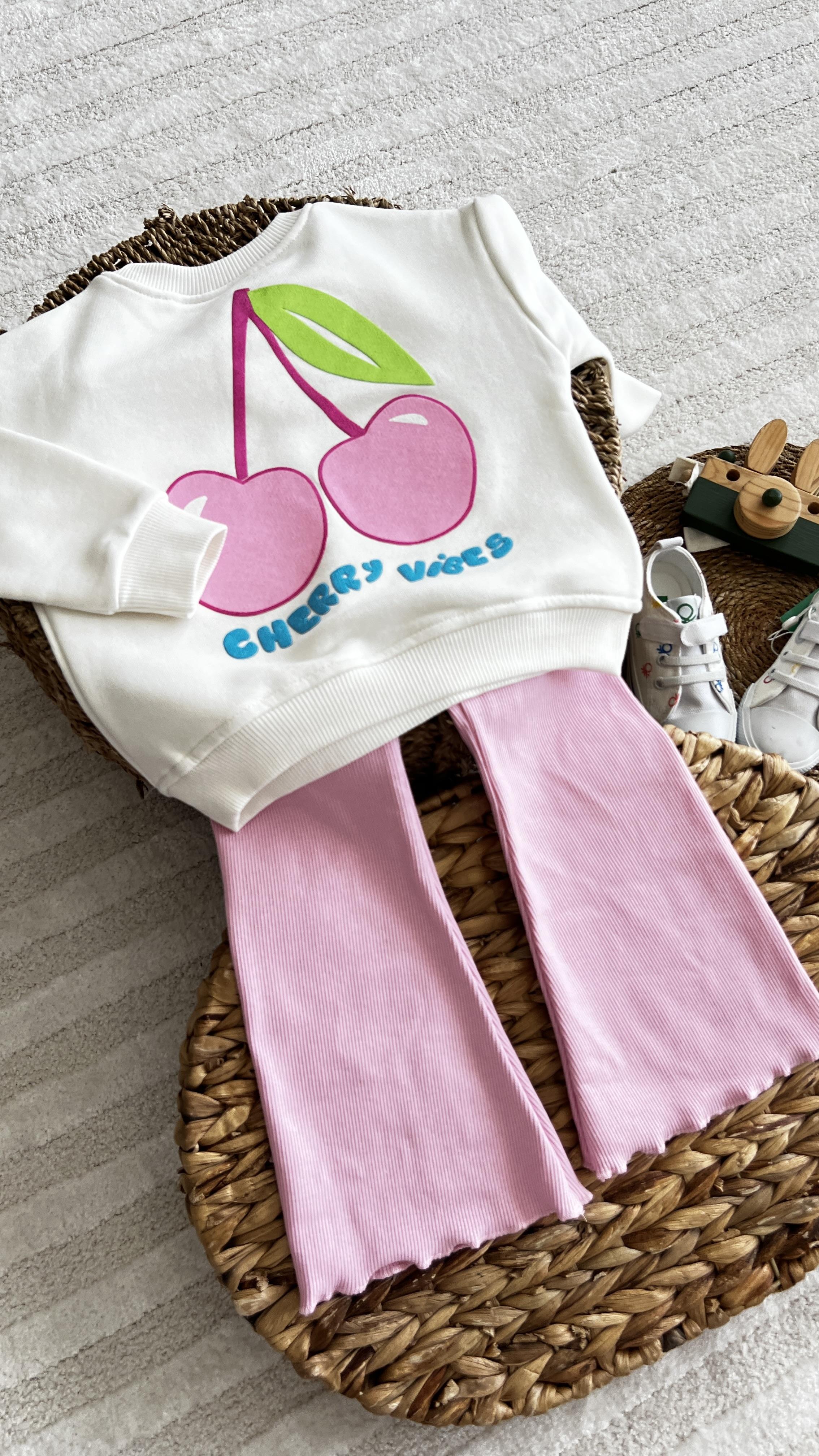 Kiraz  taytlı takım 