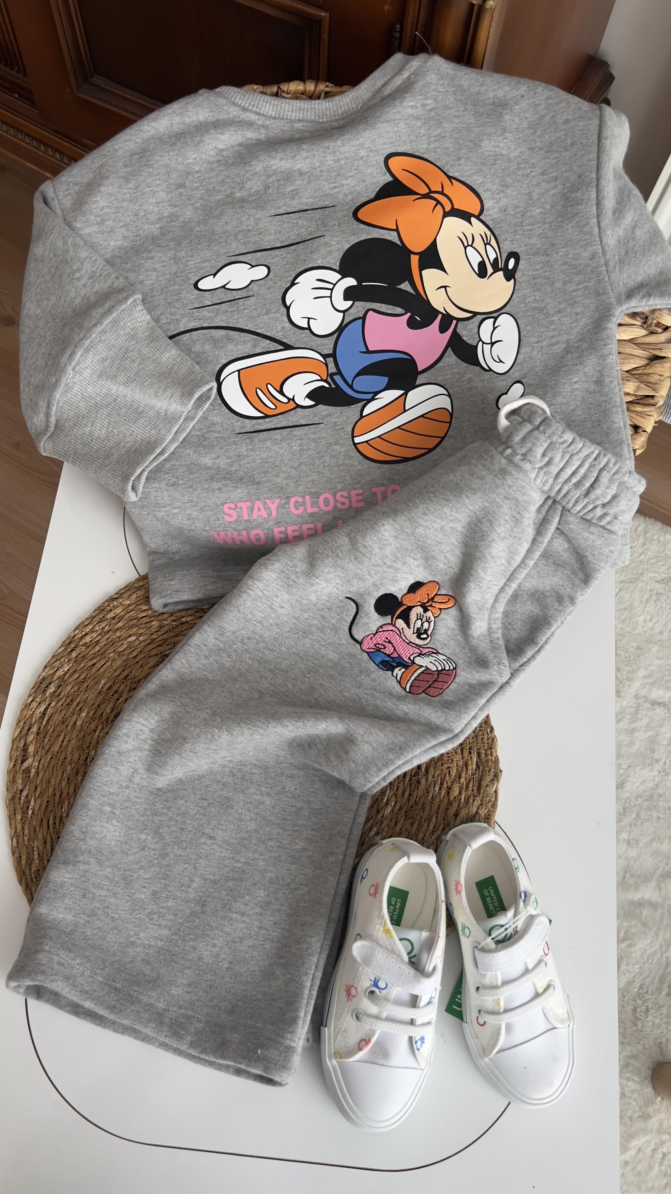 Kız çocuk İspanyol takım 