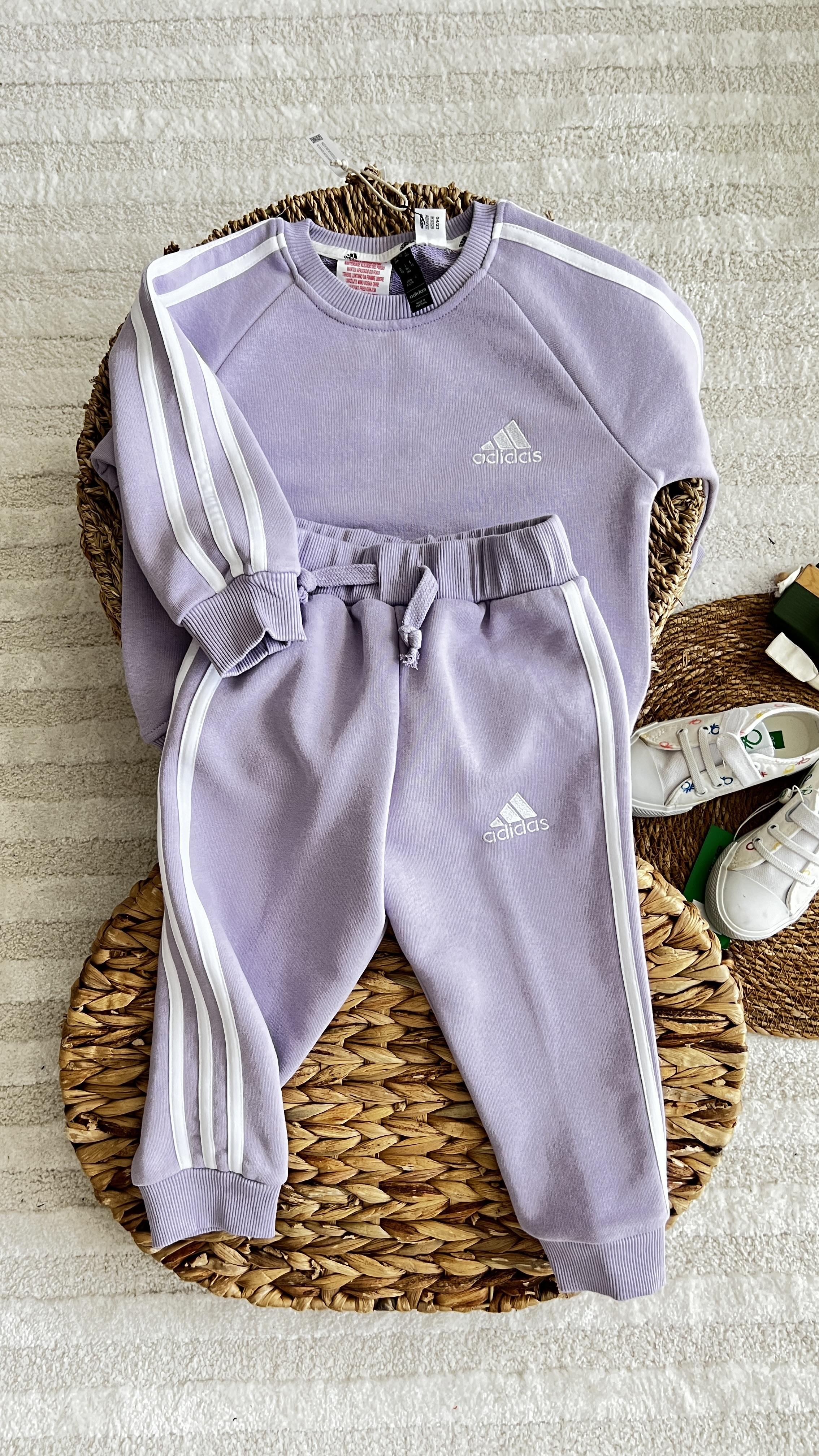 Lila Adidas takım