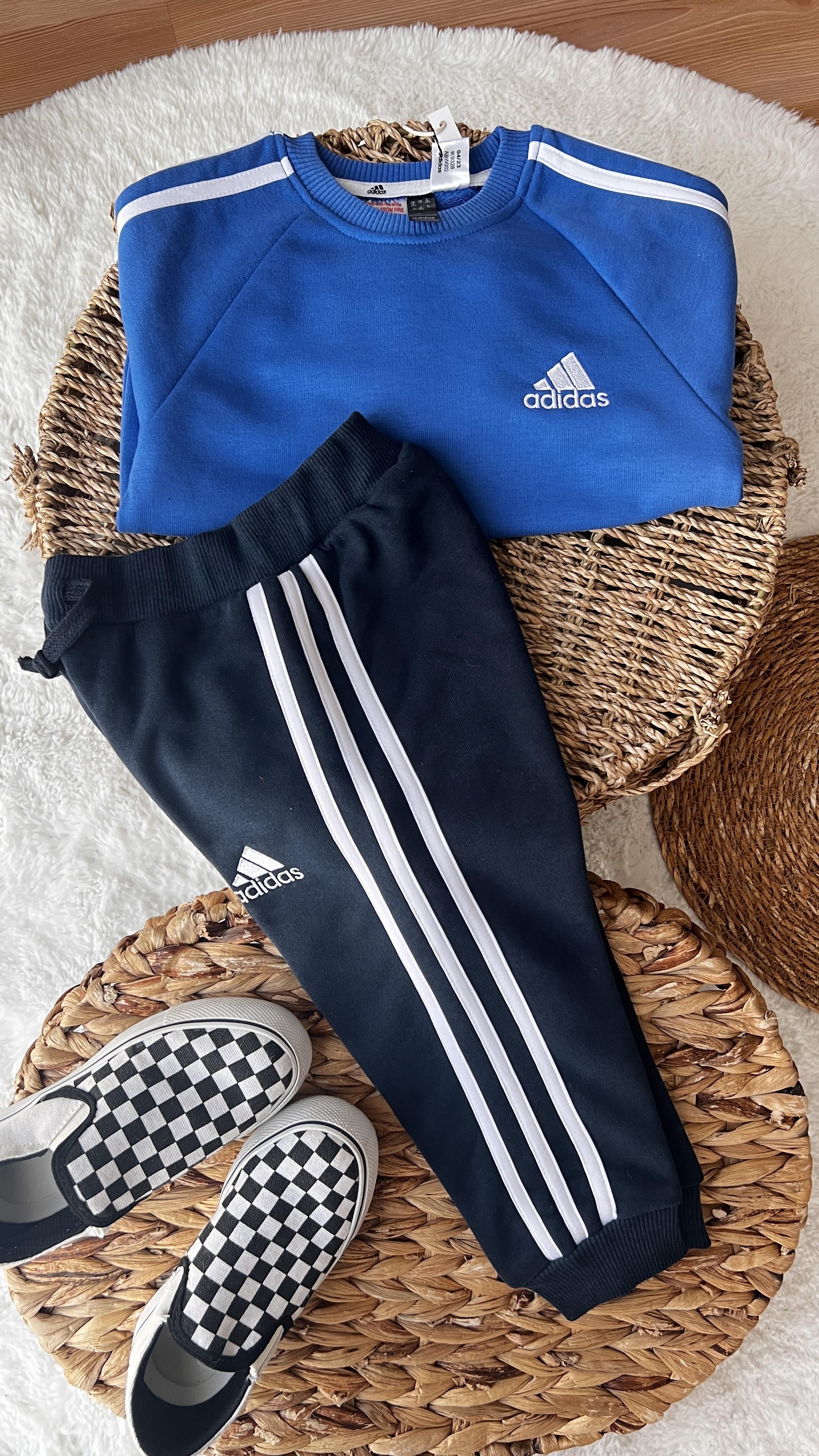 Mavi lacivert Adidas takım