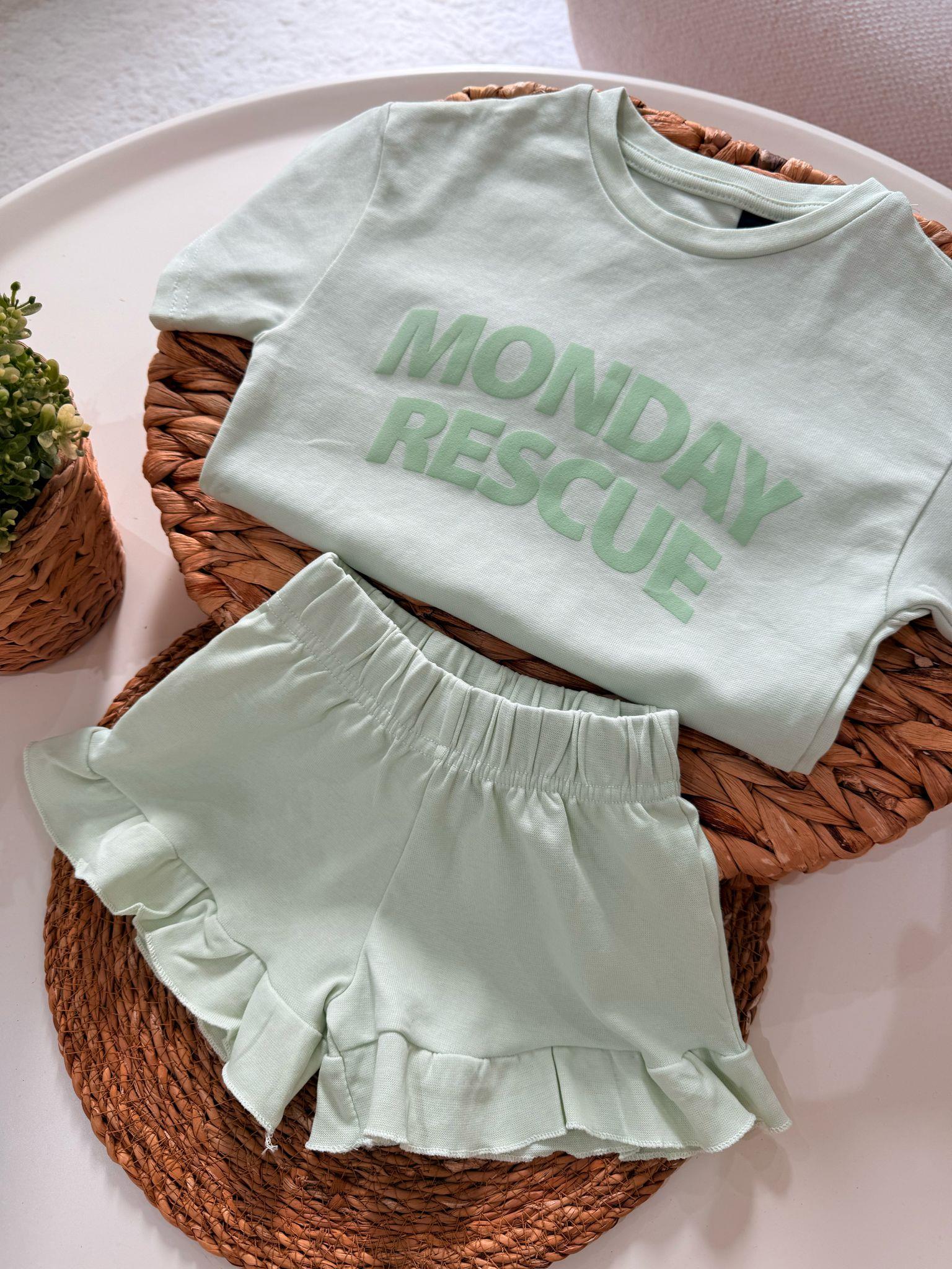 Monday yeşil kız takım