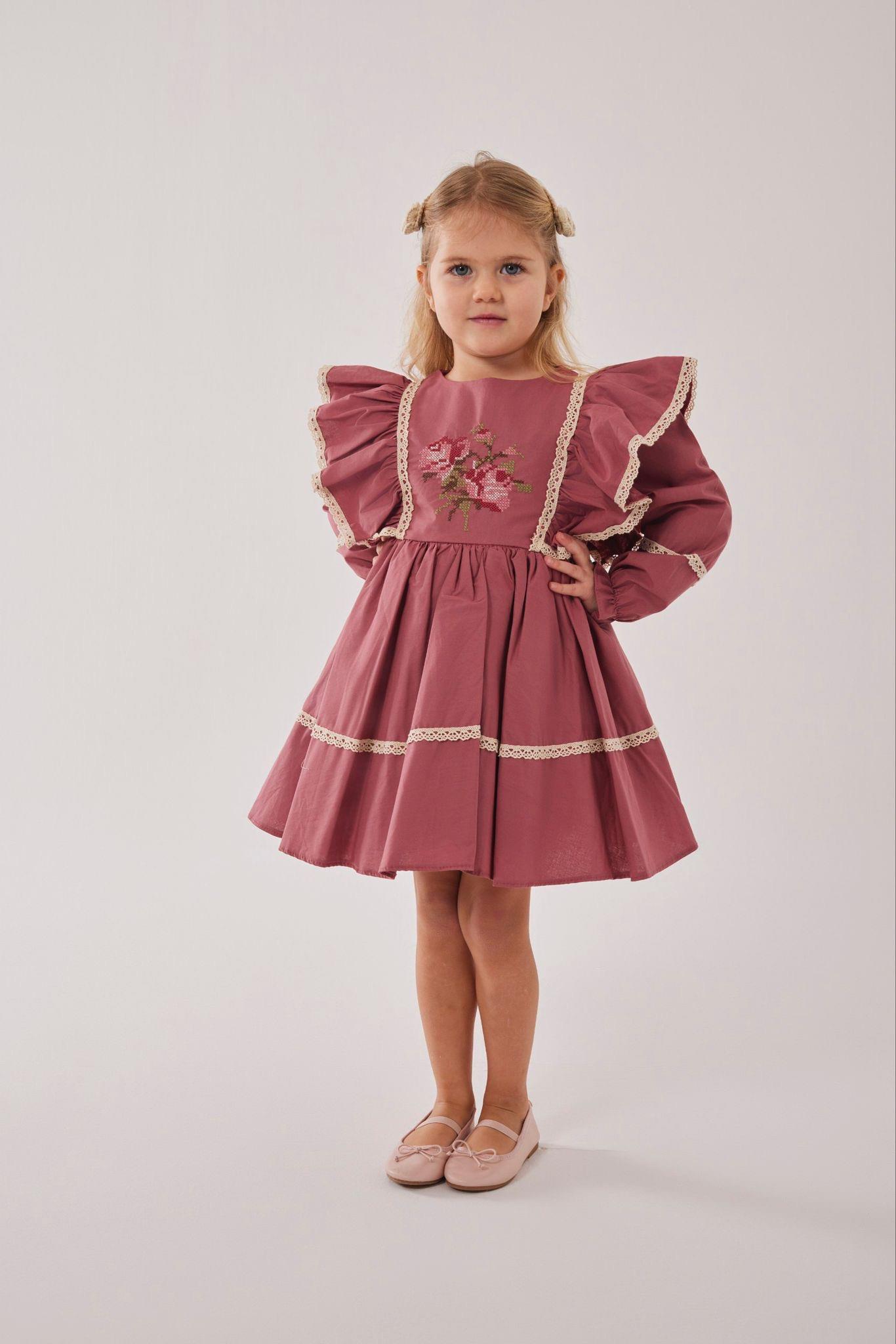 Nakış detay elbise