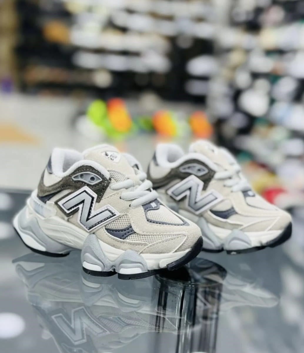 Newbalance gri ayakkabı