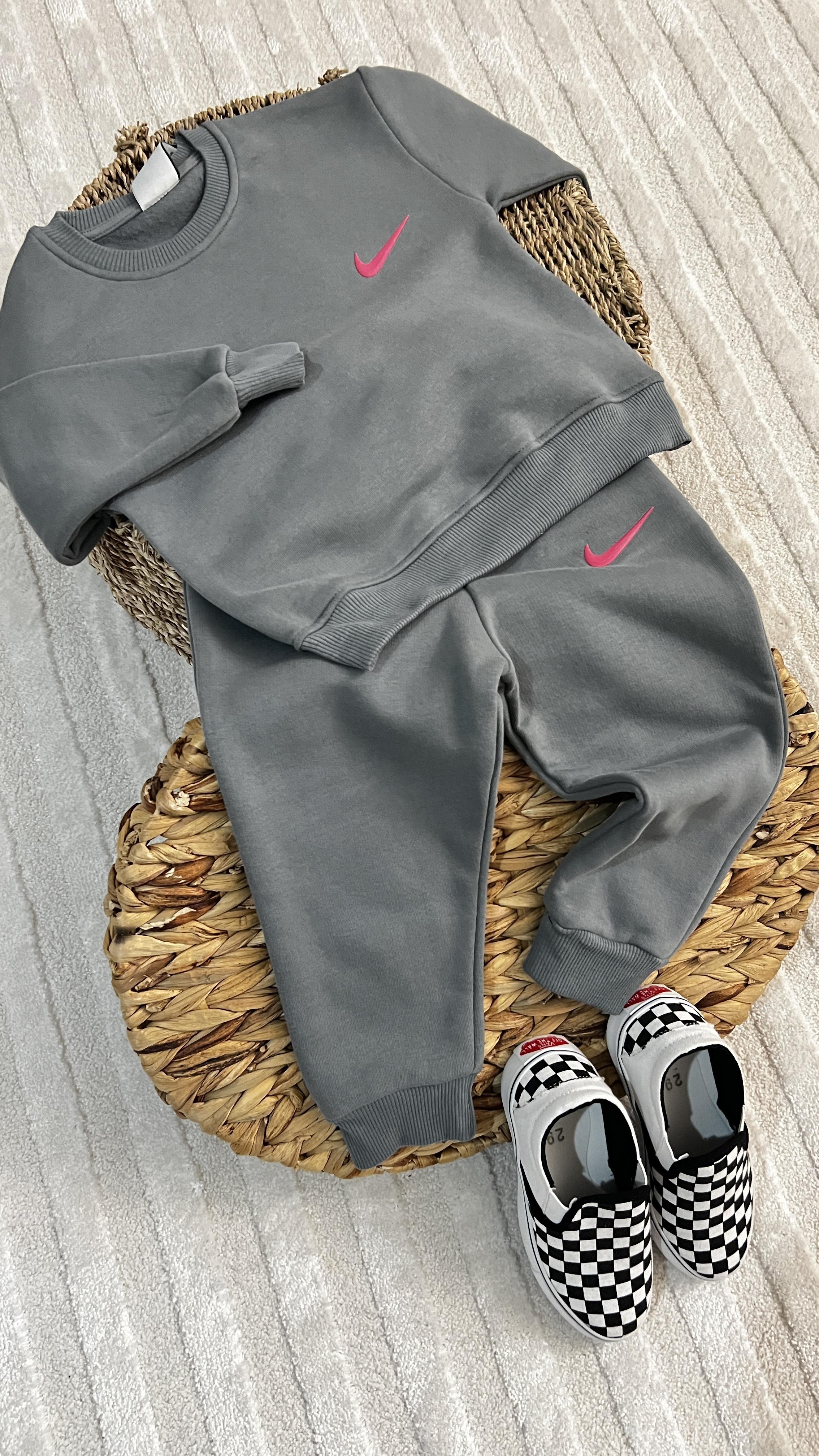 Nike sardonlu takım 