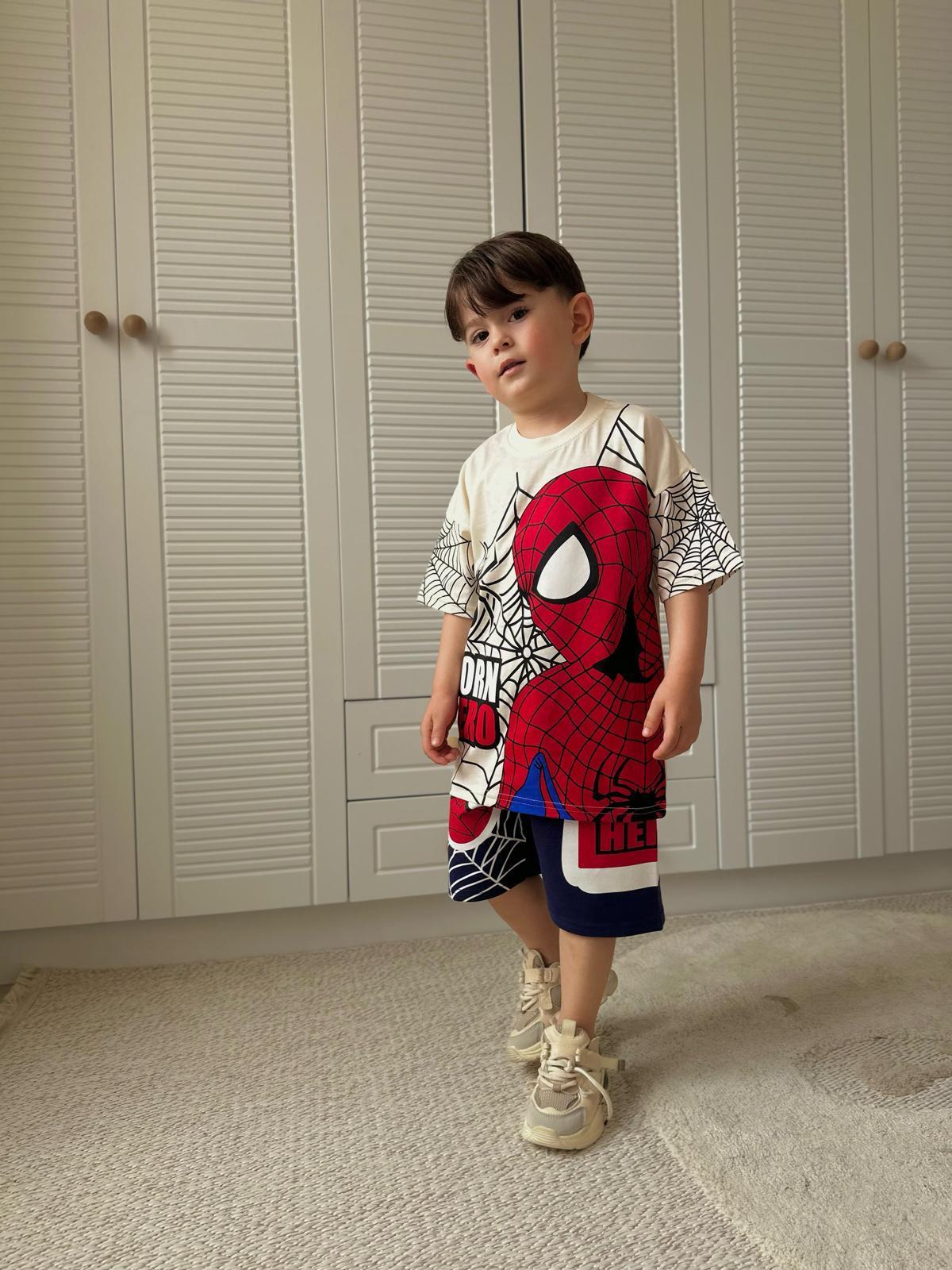 Örümcek adam şortlu takım