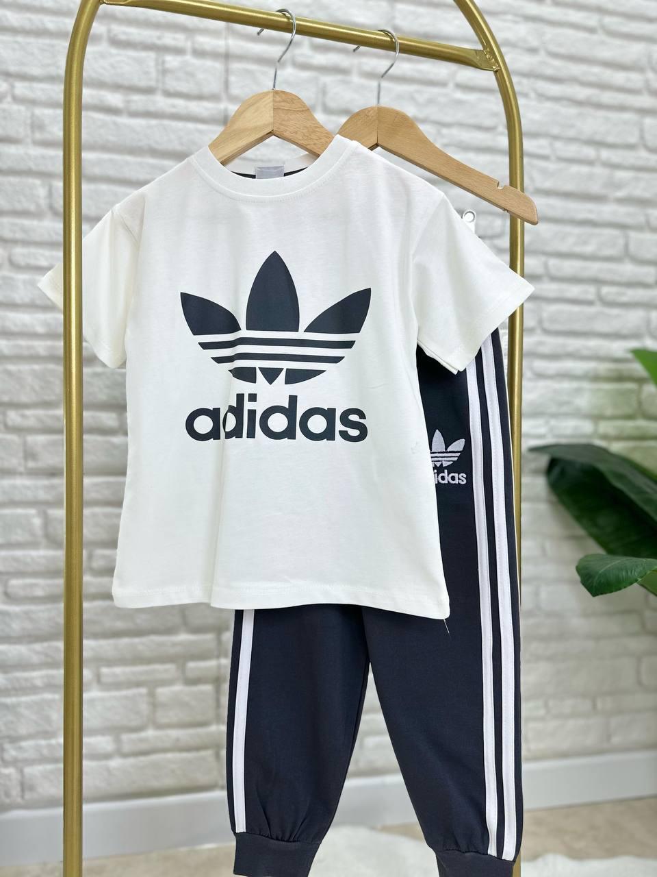 Siyah Adidas takım