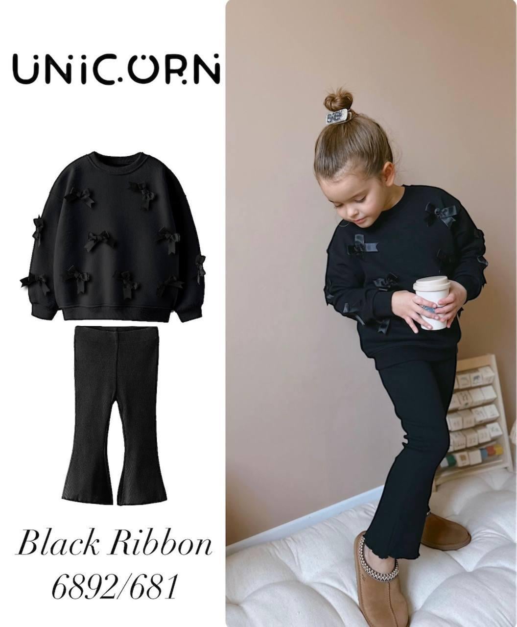 Siyah kurdele takım