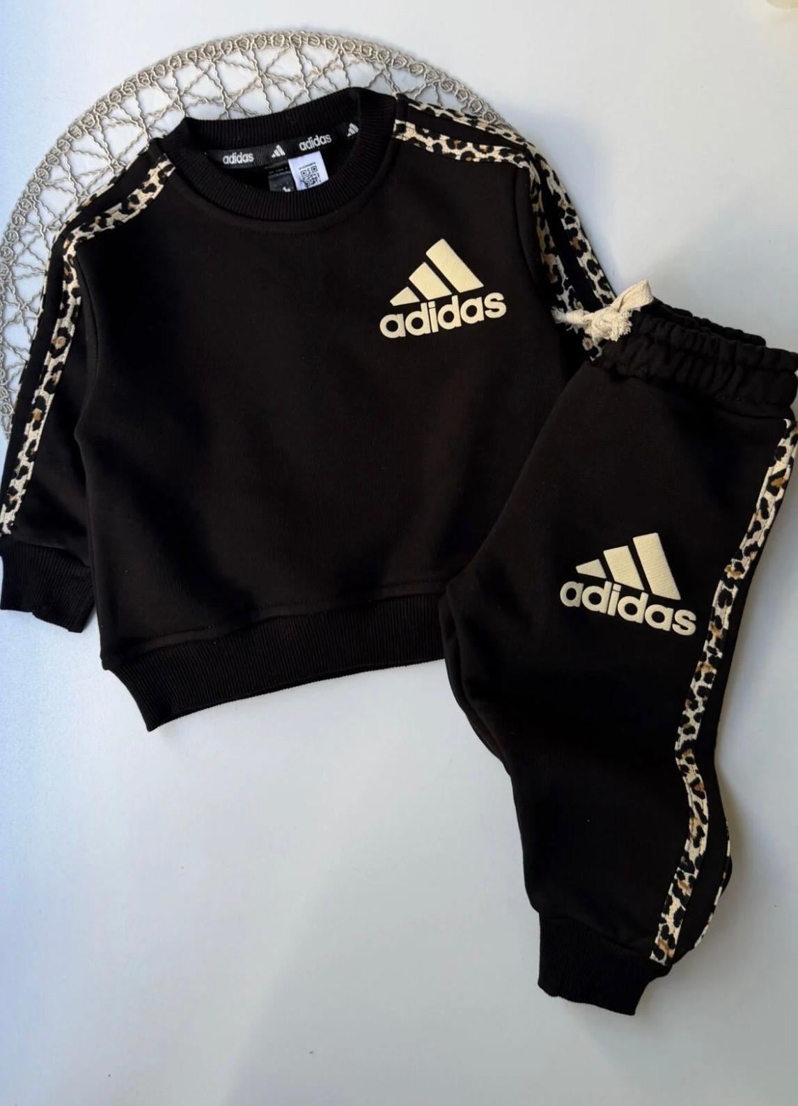 Siyah leopar detay adidas 