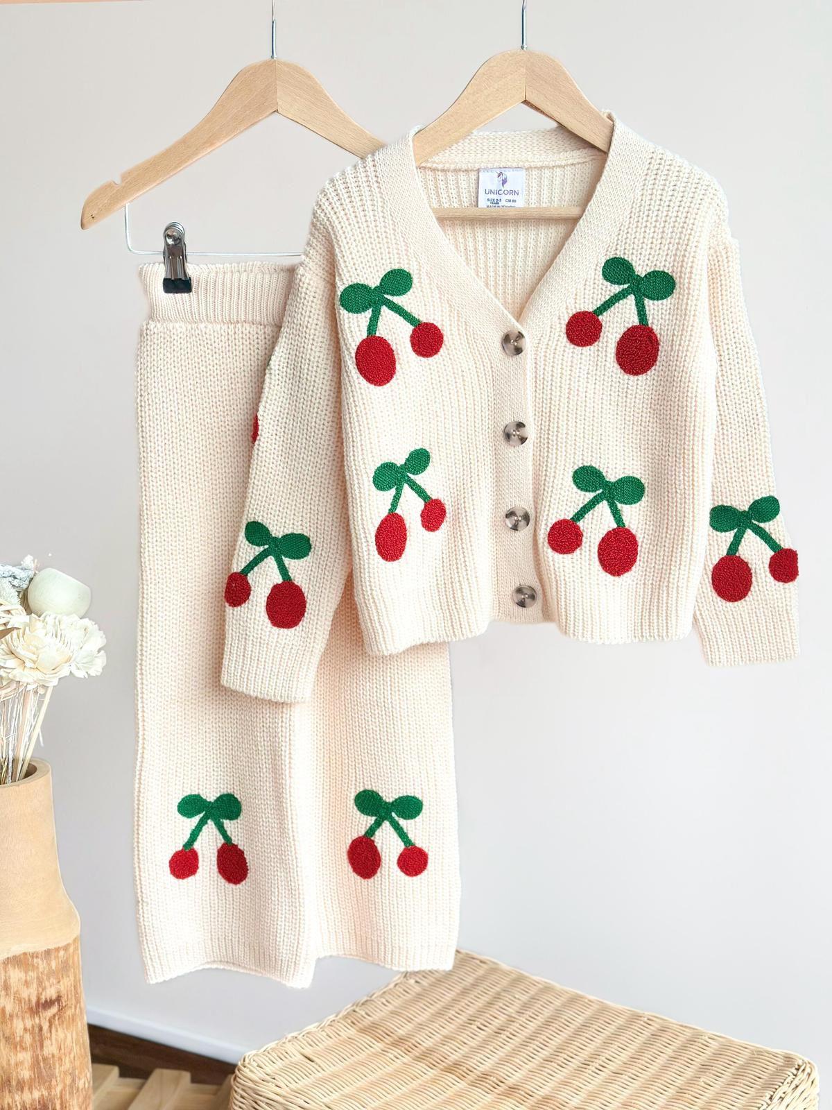 Triko kirazlı hırka takım