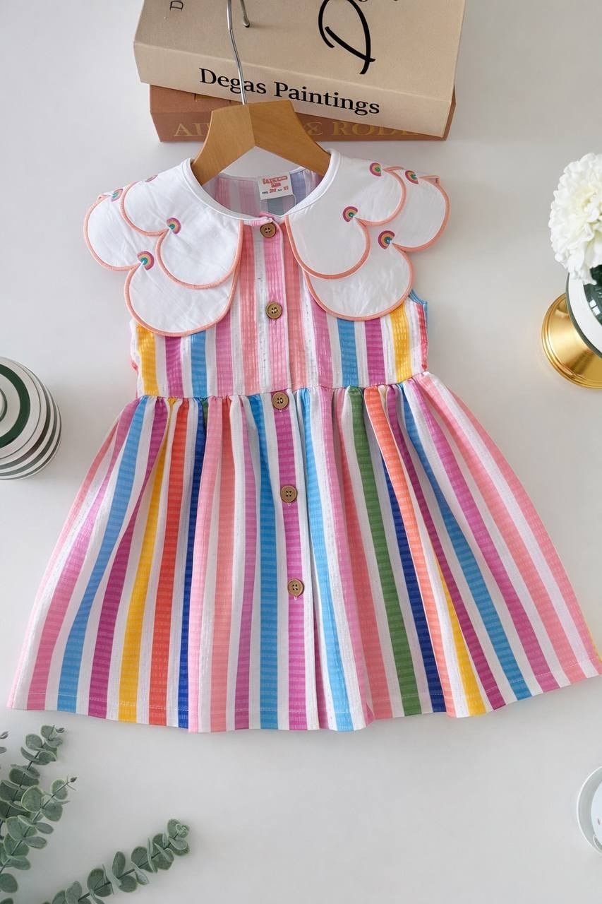 Yakalı renkli elbise